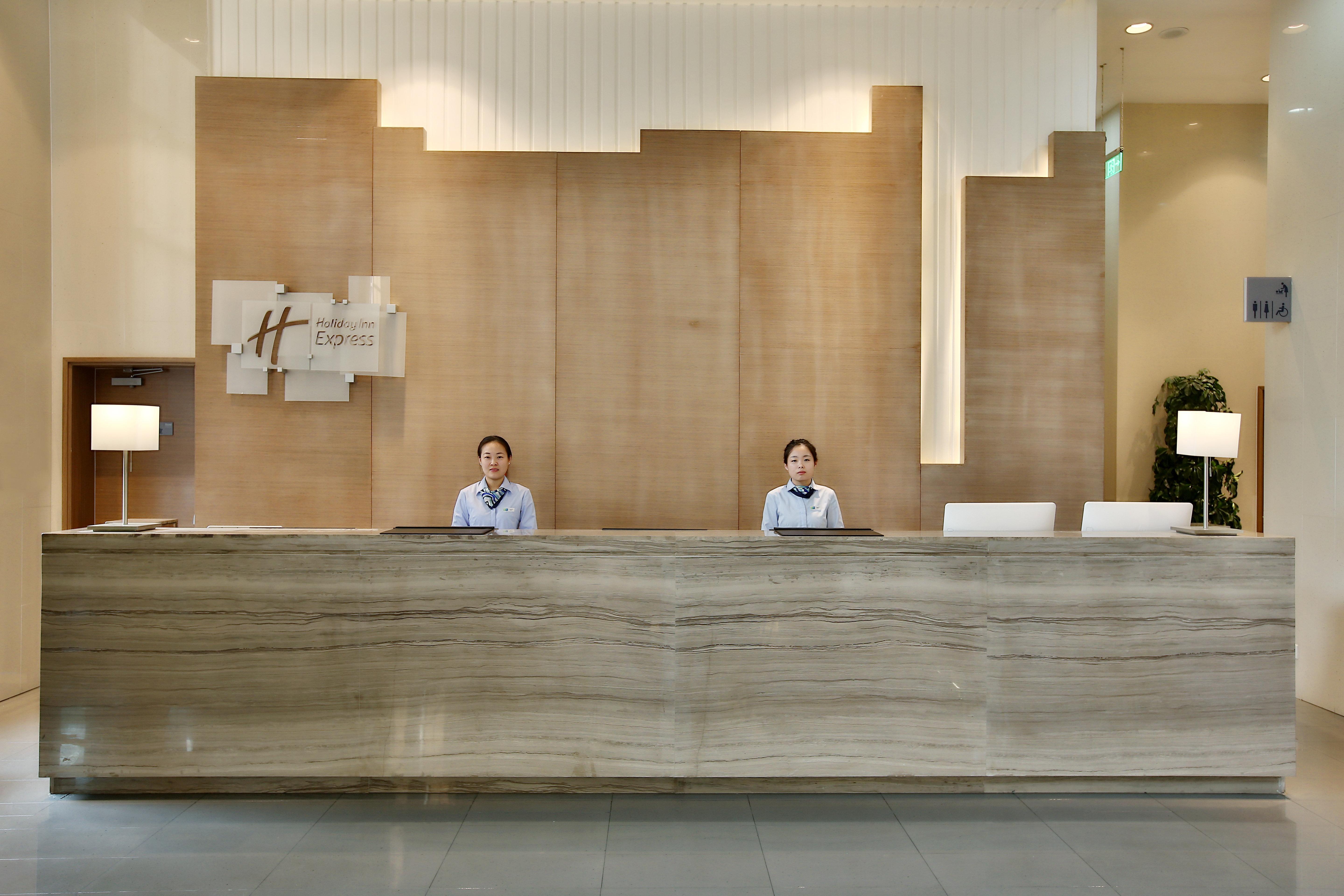 Holiday Inn Express Langfang Park View By Ihg Bagian luar foto